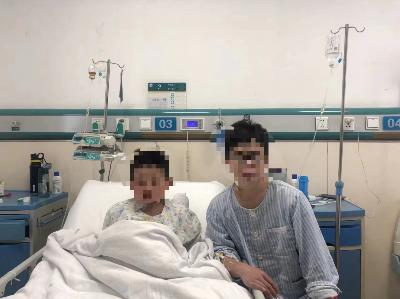 哥哥割肝救弟上演手足情深